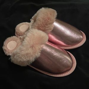 Pink Metallic Fuzzy Sluppers from Anthropologie. S